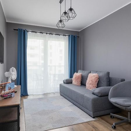 Comfy Apartment Pachonskiego With Parking In Krakow By Noclegi Renters Exteriér fotografie