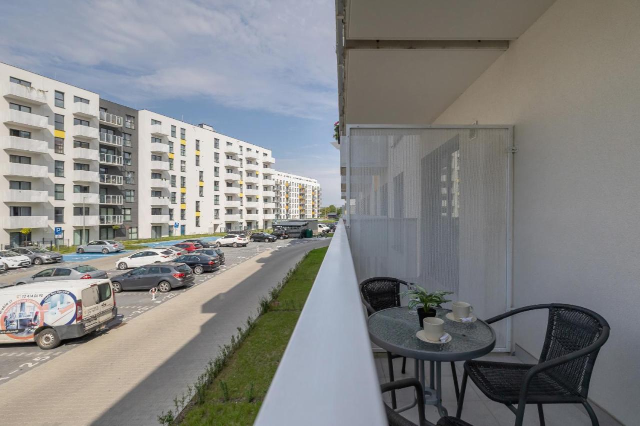Comfy Apartment Pachonskiego With Parking In Krakow By Noclegi Renters Exteriér fotografie