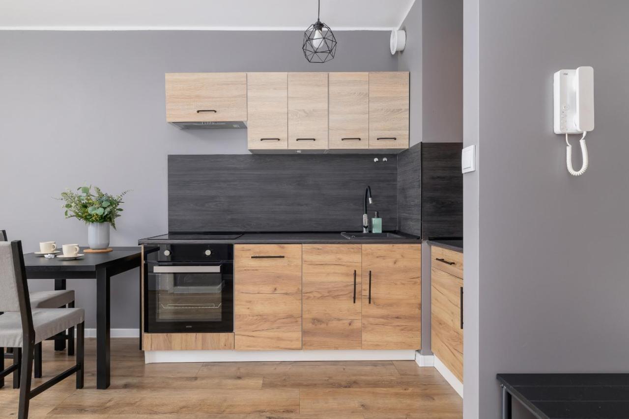 Comfy Apartment Pachonskiego With Parking In Krakow By Noclegi Renters Exteriér fotografie