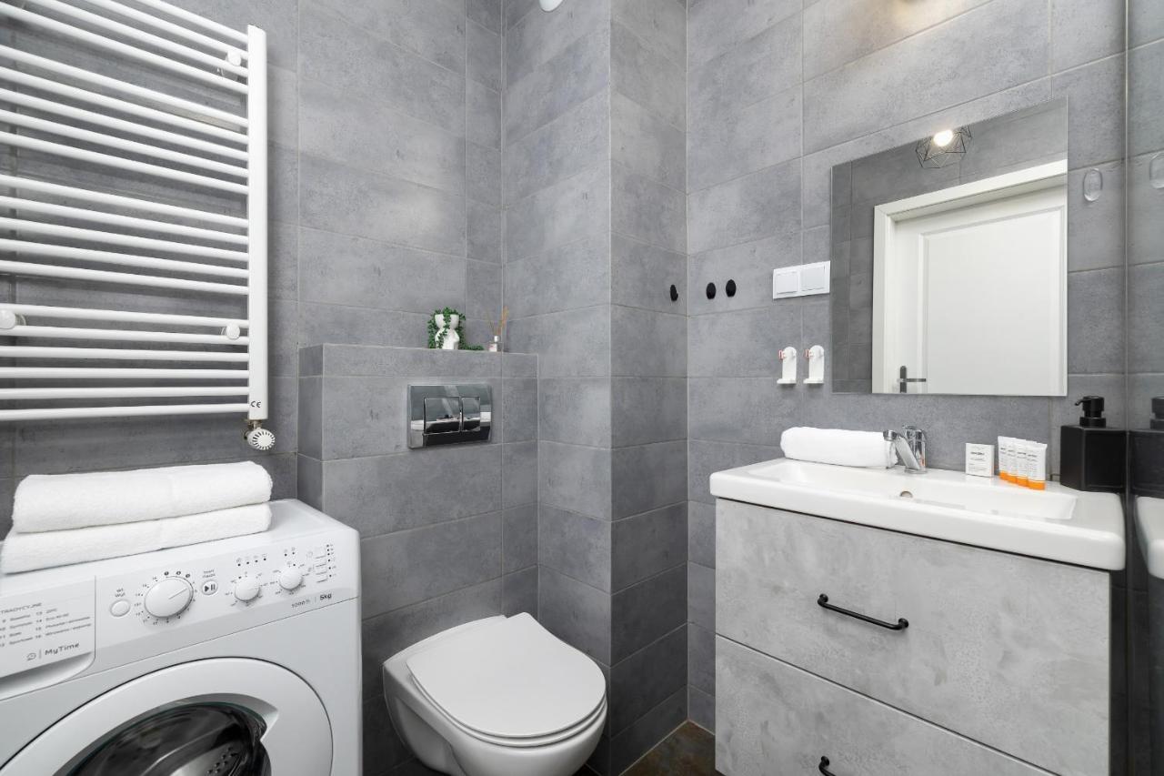 Comfy Apartment Pachonskiego With Parking In Krakow By Noclegi Renters Exteriér fotografie